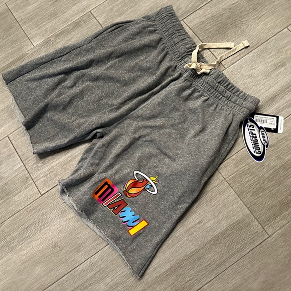 Miami Heat Mashup Concepts Sports Mainstream Grey Shorts Size L Large NEW - Picture 4 of 7